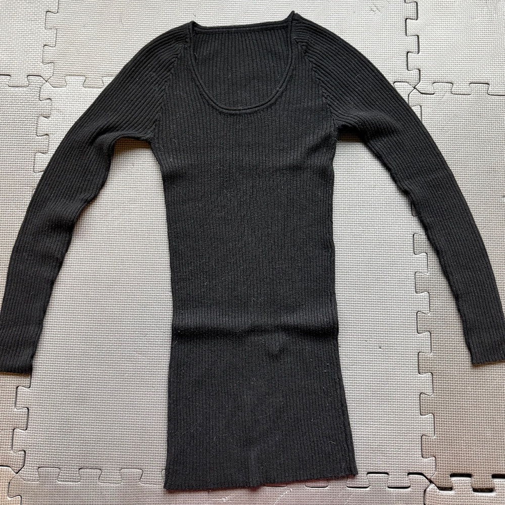 Black Ribbed Scoop Neck Long-Sleeve Dress